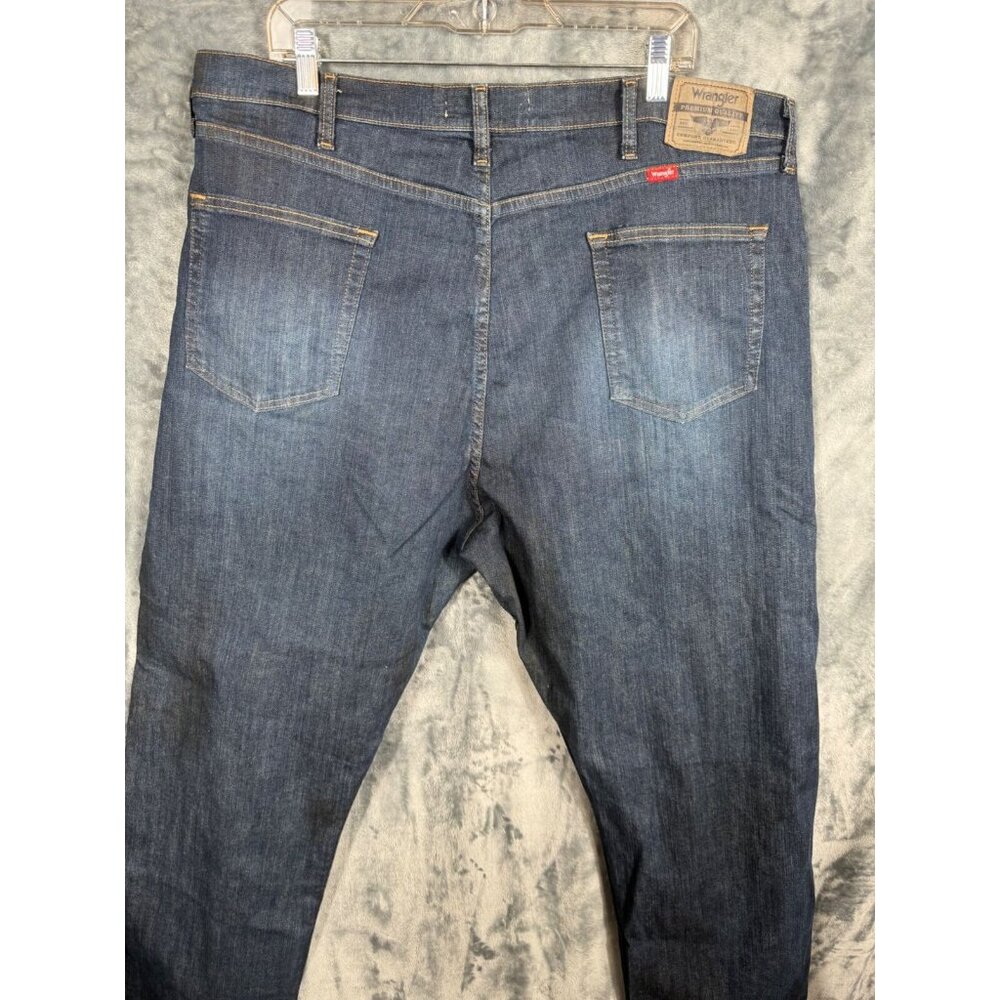 Wrangler Denim Men's Pants Relaxed Fit Jeans Adult Size Men’s 42-30 - Picture 7 of 14